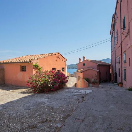 Helloelba Appartamento Il Faro Portoferraio Dış mekan fotoğraf