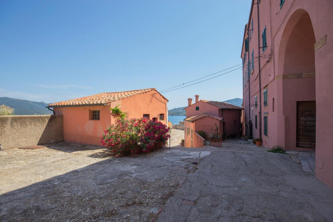 Helloelba Appartamento Il Faro Portoferraio Dış mekan fotoğraf