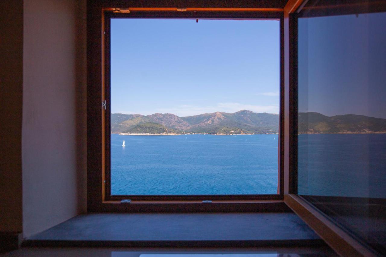 Helloelba Appartamento Il Faro Portoferraio Dış mekan fotoğraf