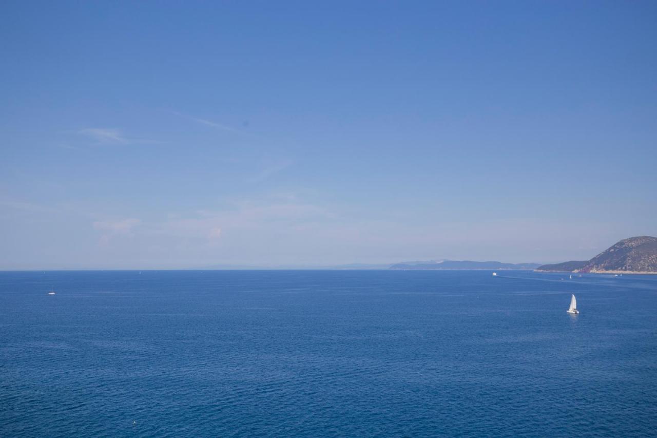 Helloelba Appartamento Il Faro Portoferraio Dış mekan fotoğraf
