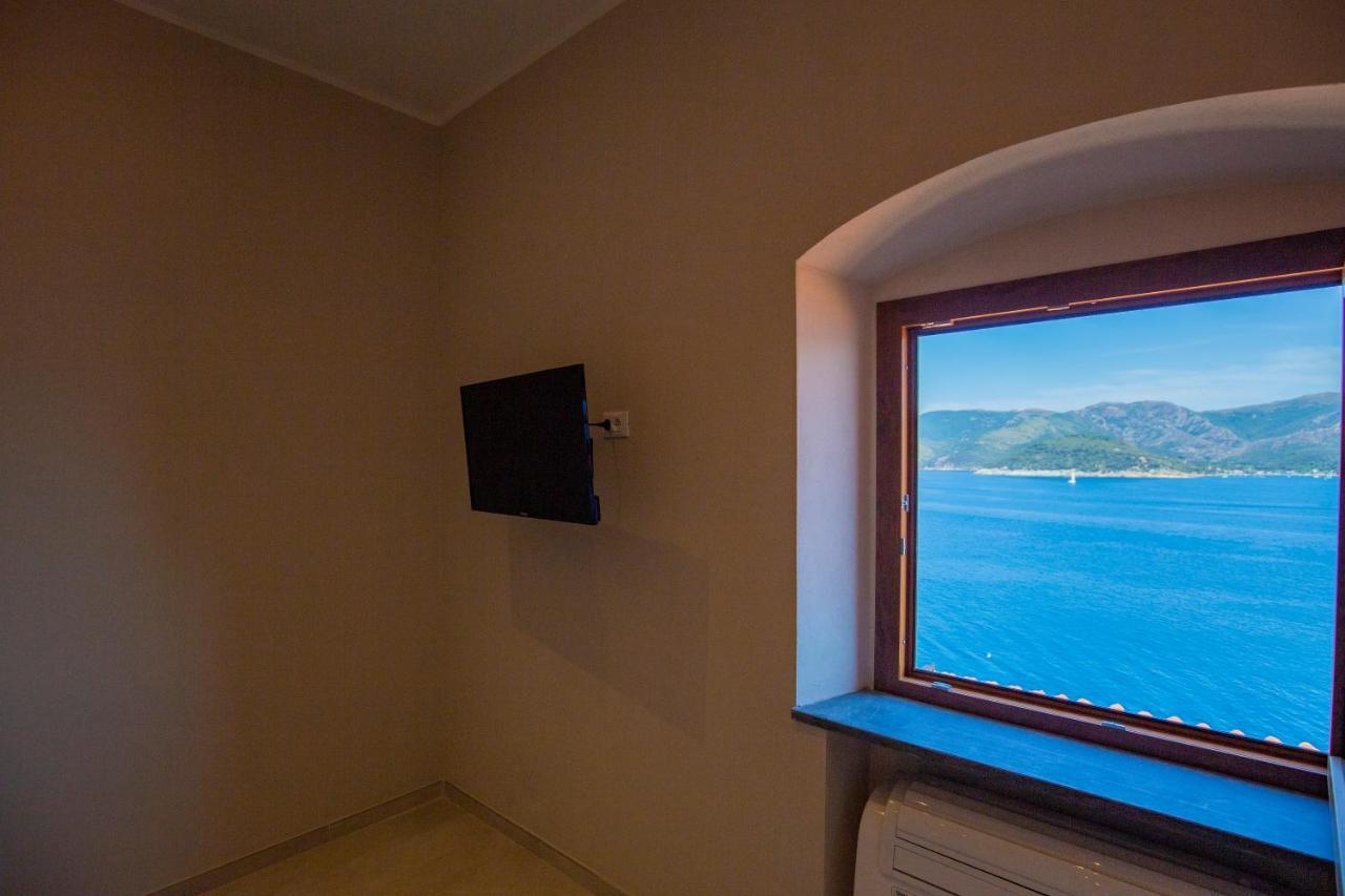 Helloelba Appartamento Il Faro Portoferraio Dış mekan fotoğraf